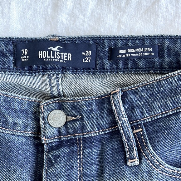Hollister High-Rise Distressed Mom Jean Vintage Stretch // Sz 7R - Picture 2 of 4